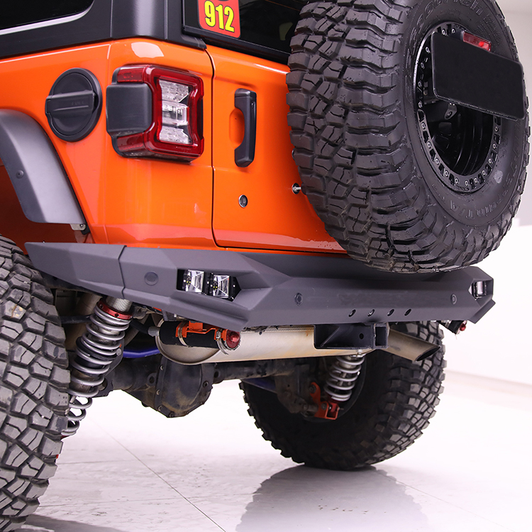 Jeep Wrangler Blade II 与 JK 锰钢后保险杠