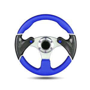 320 mm 六孔 PVC 包覆方向盘，提供舒适握持和稳定操控